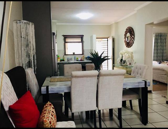 2 BEDROOM PROPERTY TO RENT IN FOURWAYS